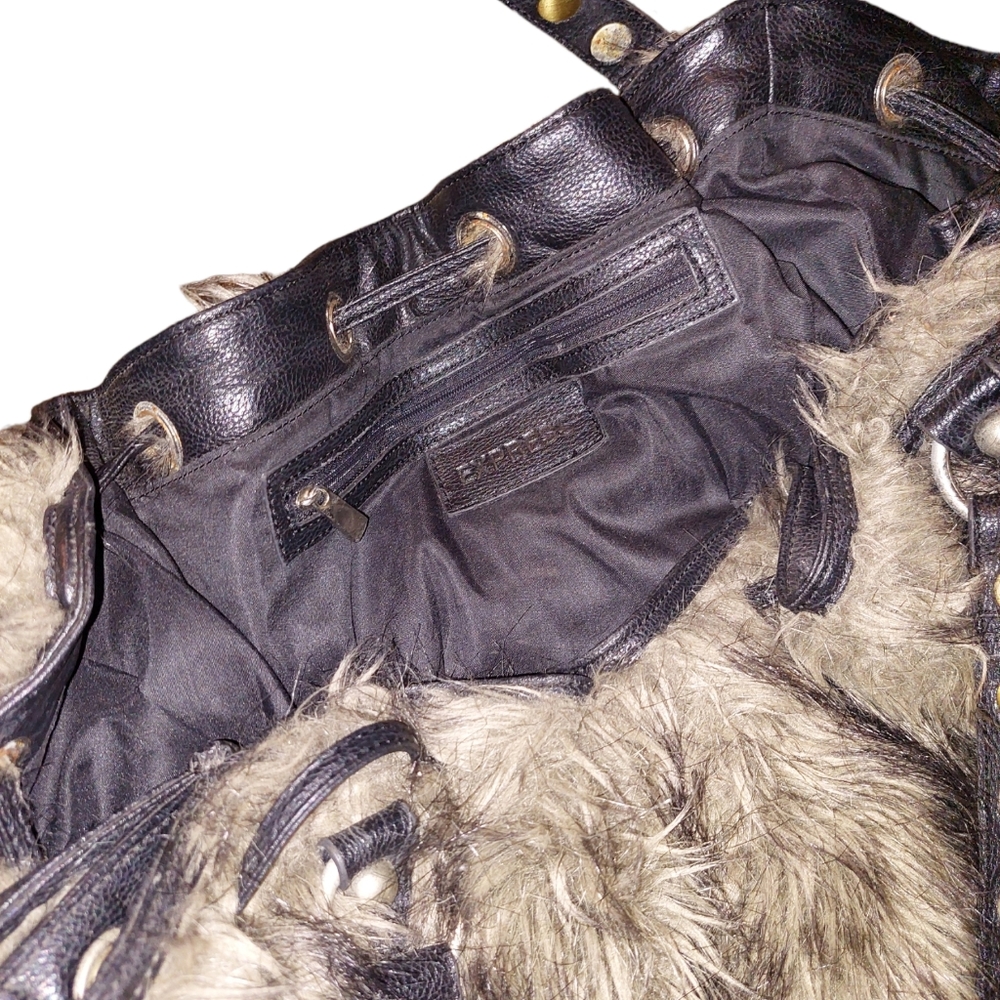 Express Furry Clamshell Bag - Picture 2 of 4